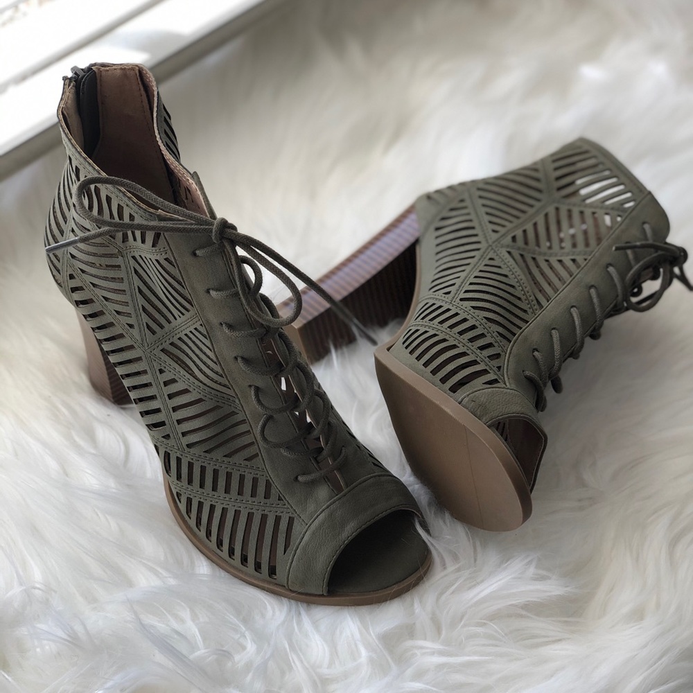 MIX NO 6 PRIAMO > stackheel lace up eyelet bootie